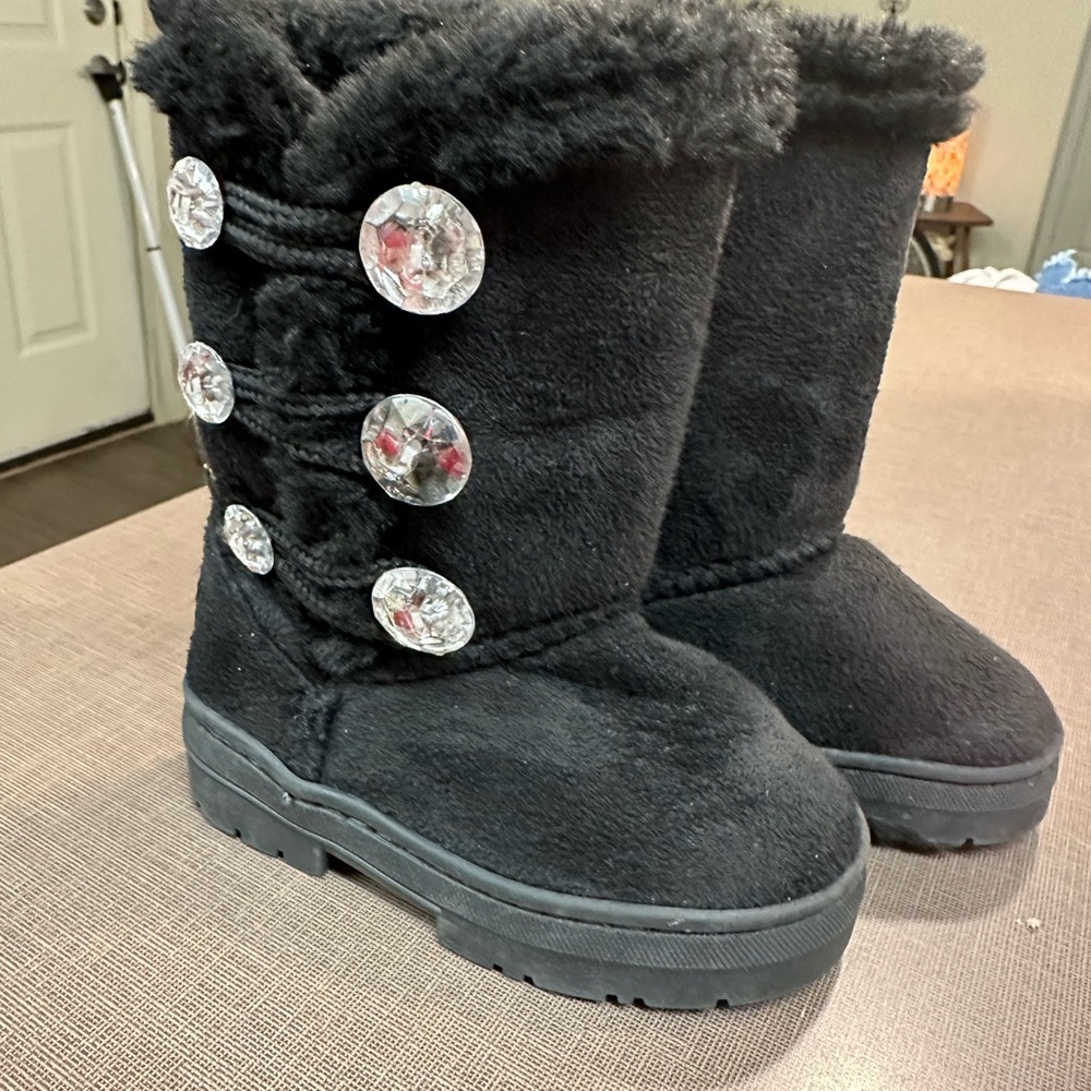 Girls “bebe girls” boots. Size 5. Excellent condition.